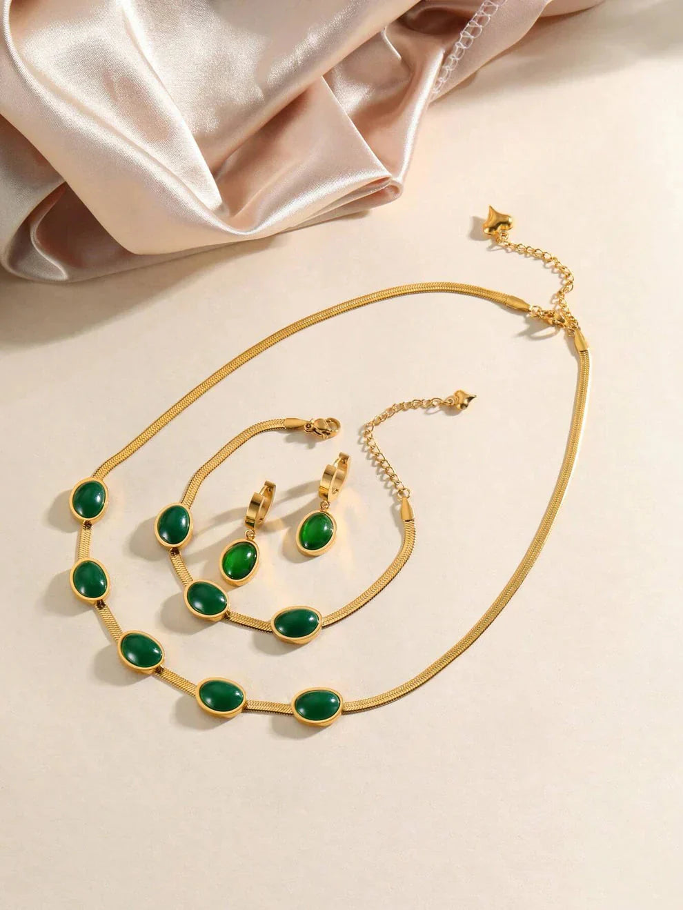 Premium Crystal Necklace Set - Get Free Bracelet & Earrings ✨💎